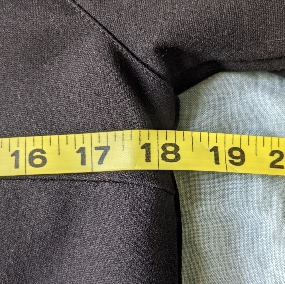 AKRIS Ponte Zip Fitted Black Sweater Top M Knit Minimalist Fine Gauge Designer - Picture 11 of 14